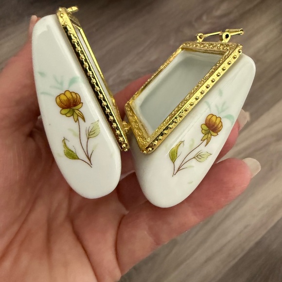 vintage Imperial porcelain shoe and trinket box - Picture 6 of 7